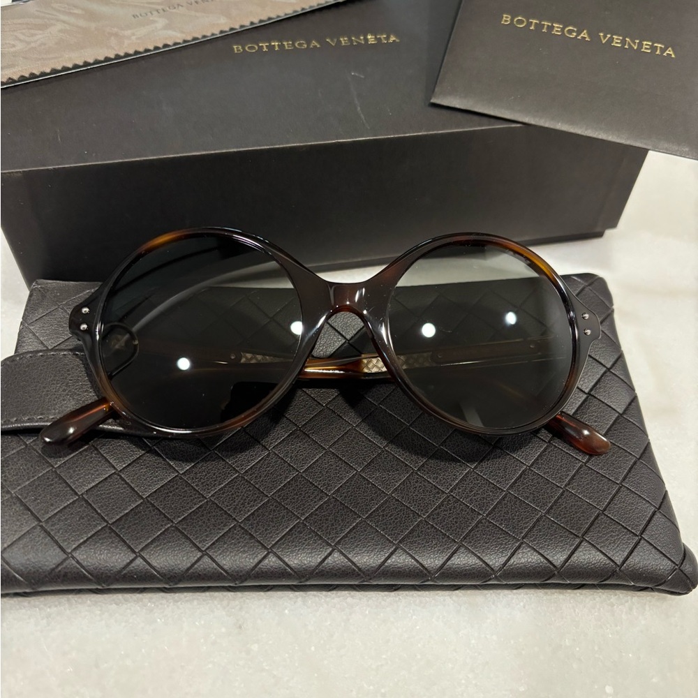Bottega Veneta Brown Cat-Eye Sunglasses